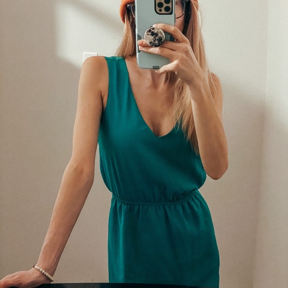 Turquoise cocktail dress with draped open back - Picture 2 of 5
